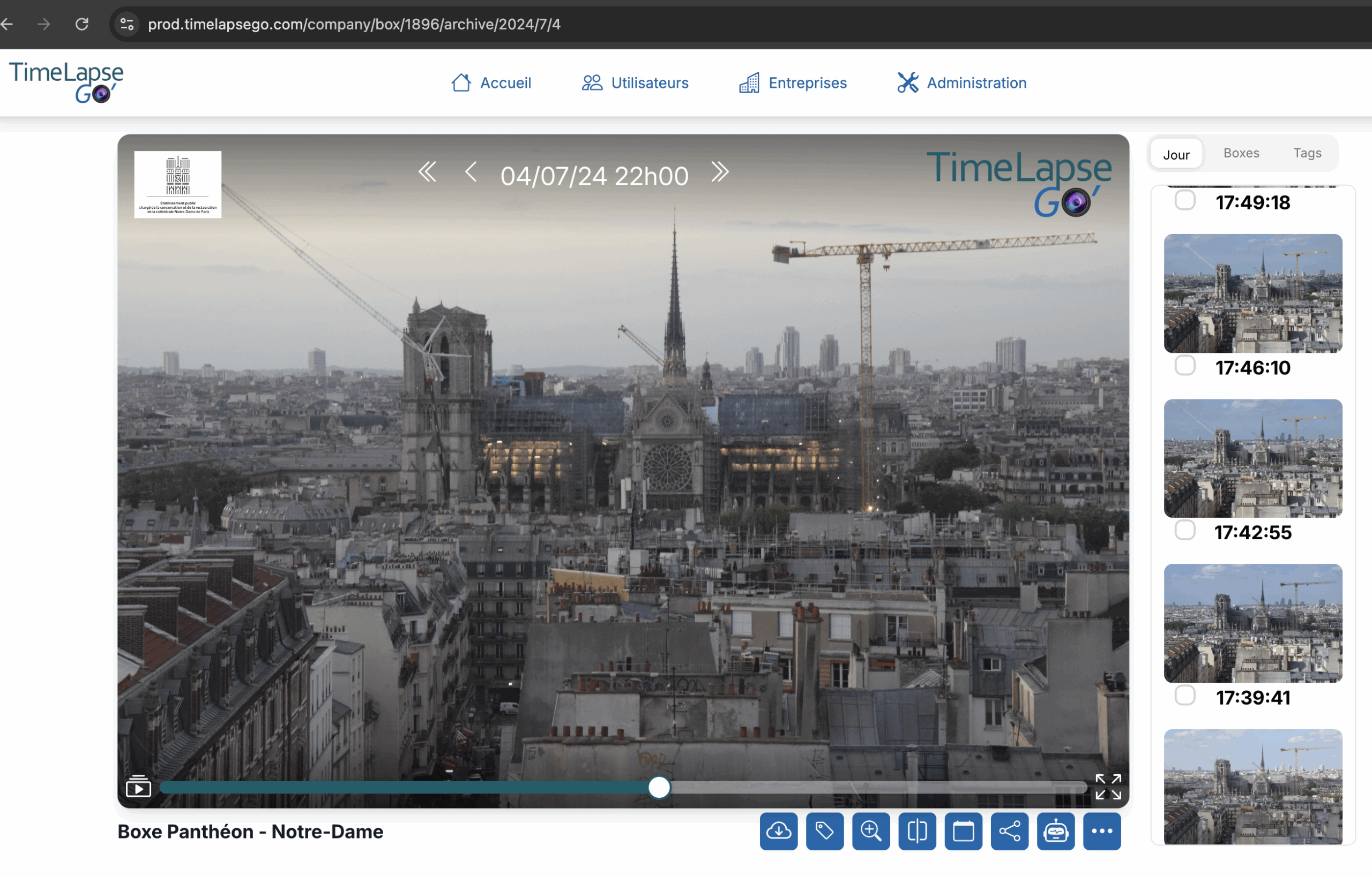 Capture écran de notre interface de suivi dans une fenêtre Safari.